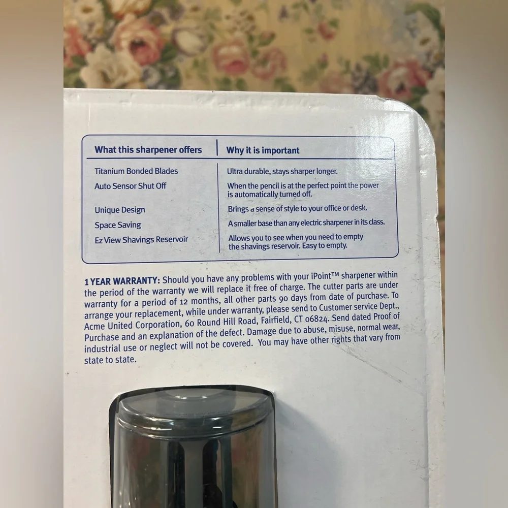 iPoint Electric Pencil Sharpener in White and Black
